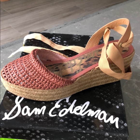 Sam Edelman stacked wrap sandal - Picture 5 of 5